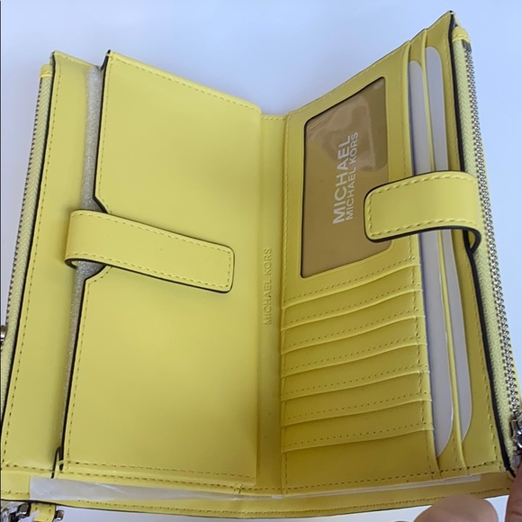 Michael Kors Peyton Sunshine LG Double Zip Wristle - Picture 3 of 6